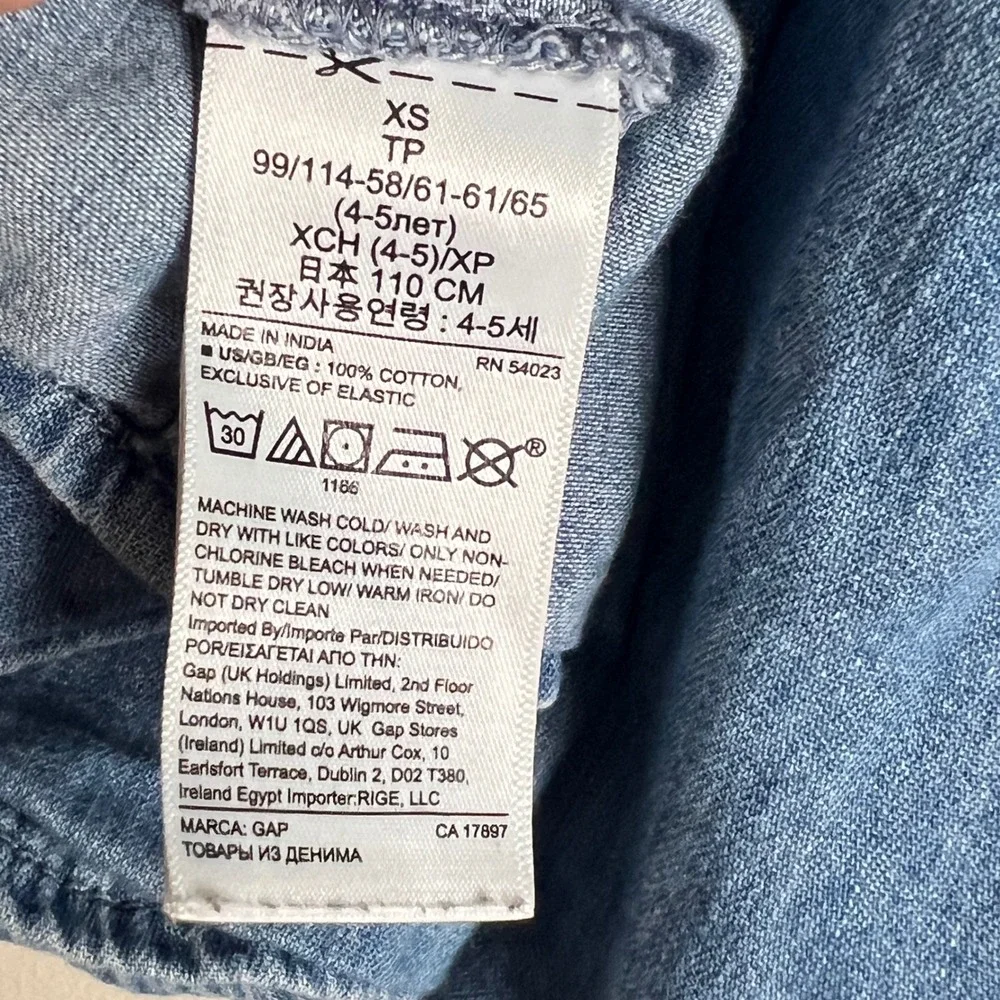 Gap Denim Smocked Dress Girls XS 4-5 Sleeveless‎ Chambray Blue Boho Summer